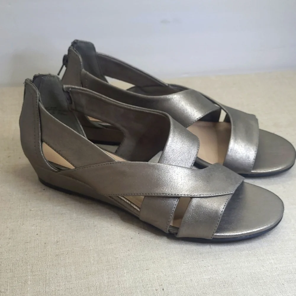 Easy Street Pewter Sandals Zip Back 9.5 W - Picture 3 of 7